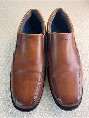 Nunn Bush Men's Slip-On Leather Loafers in Cognac Brown, size 9.5 Med. Kore pro